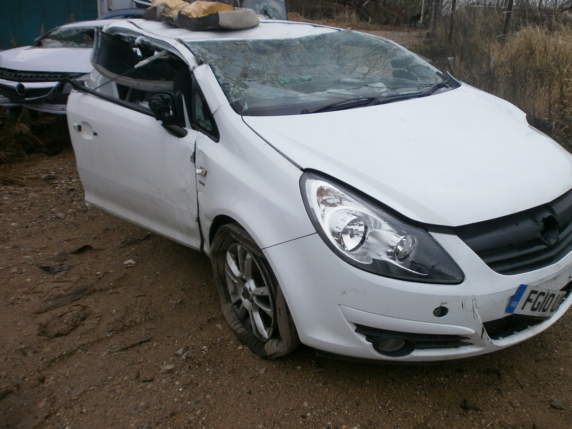 Подержанные Автозапчасти Opel CORSA 2010 1.3 машиностроение хэтчбэк 4/5 d. белый 2013-11-29